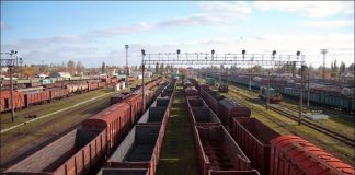 Украина арестовала 17,8 тыс. белорусских и российских вагонов