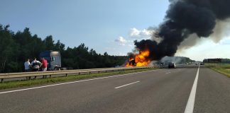 На трассе М1 под Дзержинском в движении загорелся полуприцеп, тягач успели отцепить