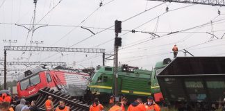 В Санкт-Петербурге два электровоза сошли с рельсов на станции «Купчинская»