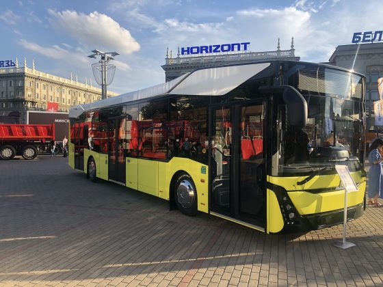 Выставка техники белорусского производства на Октябрьской площади в Минске 17