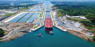 Движение судов через Панамский канал ограничено из-за засухи и отсутствия осадков