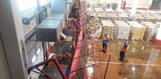 В России на складе FM Logistic обрушился пешеходный переход