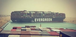 Суэцкий канал заблокирован севшим на мель контейнеровозом Evergreen