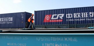 Заторы на китайских границах приводят к временной остановке экспорта