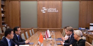 Представители Латвийских железных дорог встретились с послом Китая в Латвии