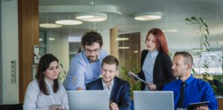 Текучка кадров в логистике: как снизить? Готовые решения от 4Logist текучка кадров