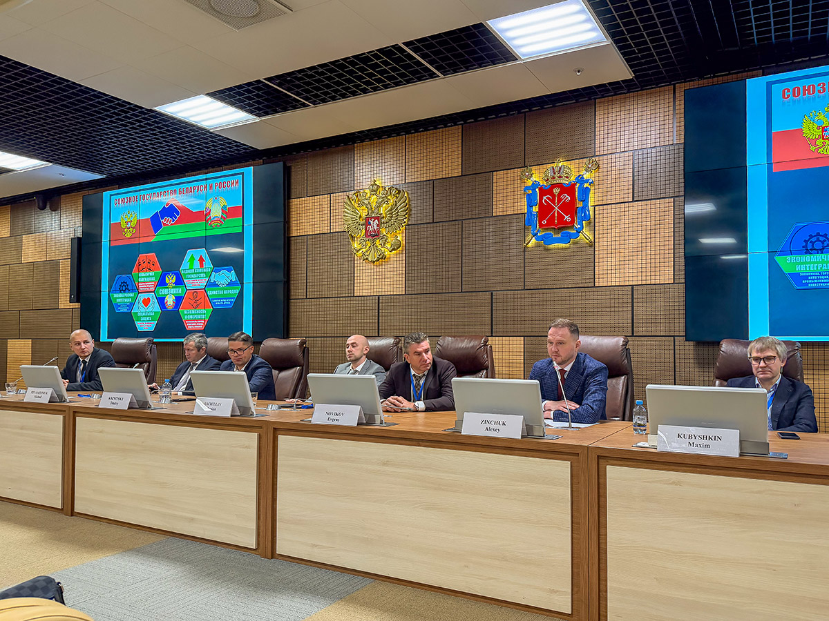 Струнные технологии представлены на Международном муниципальном форуме стран БРИКС 6 - INFOTRANS Струнные технологии представлены на Международном муниципальном форуме стран БРИКС 5